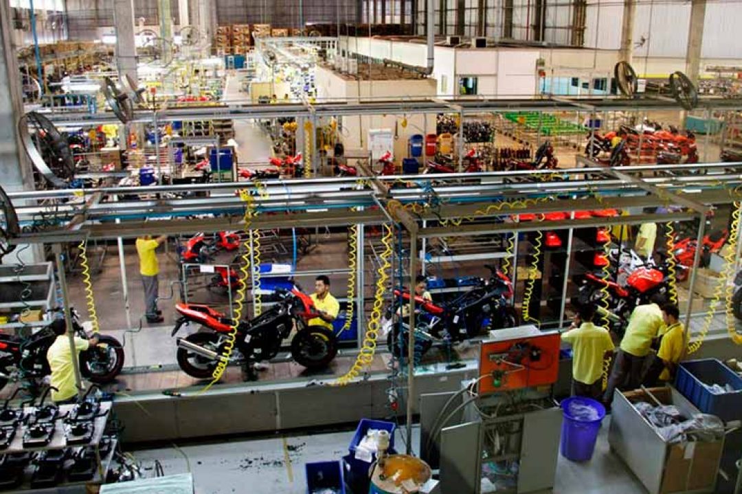 Indústria supera produção pré-pandemia em 6 de 15 locais em Agosto, segundo IBGE.