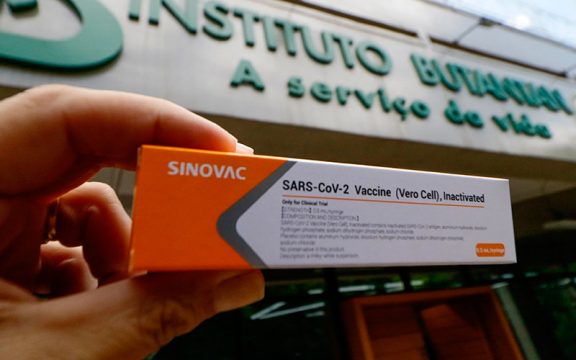 Instituto Butantan amplia mão de obra para produção da vacina Coronavac