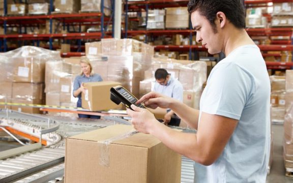 Indústria e comércio: estoque se aproxima de nível recorde