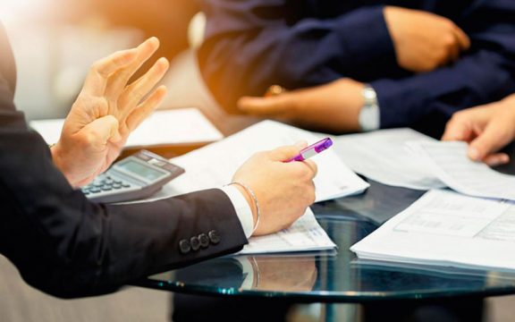 5 dicas melhoram o desempenho da equipe de vendas na indústria.